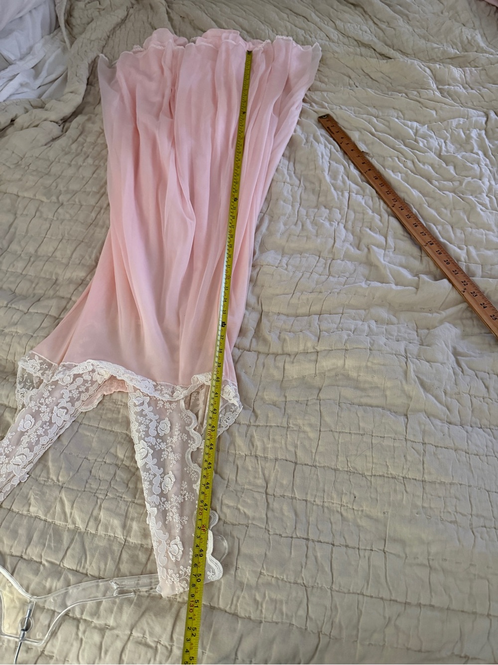 Elegant Vintage Pink Lace Nightgown - Picture 7 of 7